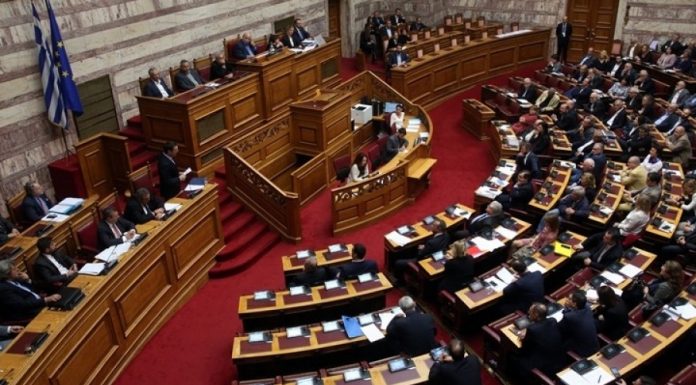 Βουλευτές του ΣΥΡΙΖΑ καταγγέλλουν συνεχή φαινόμενα βίας